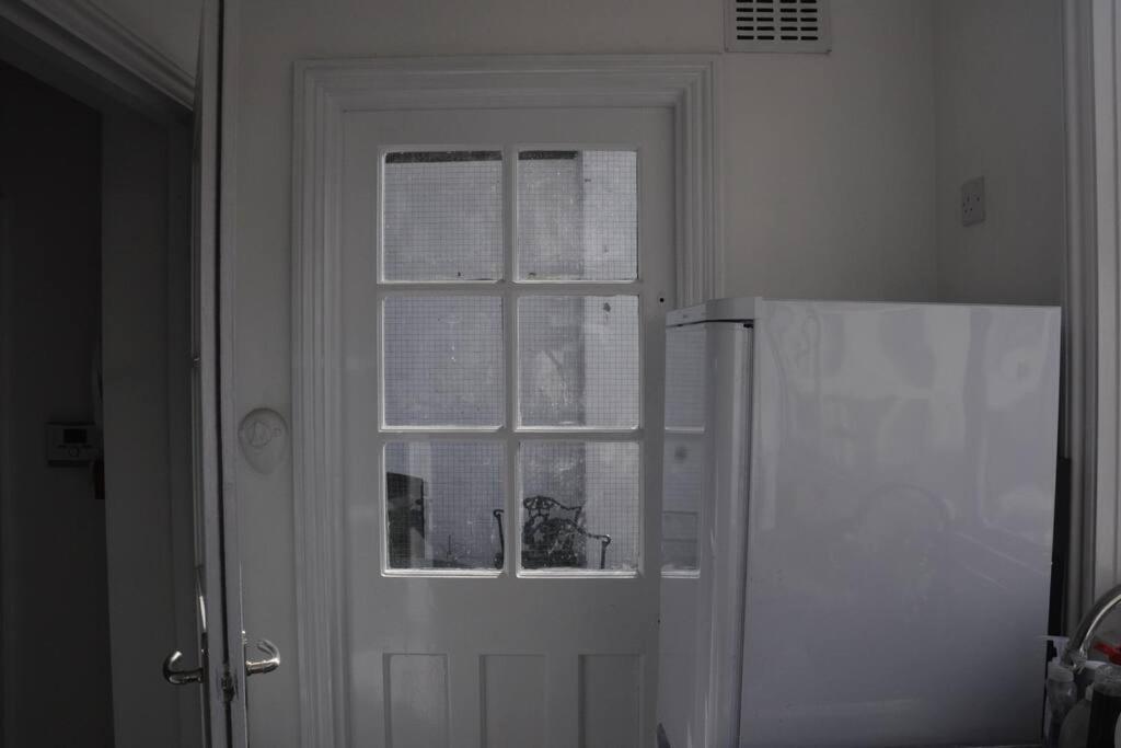 Central London Flat. Georgian Terrace. Bright. מראה חיצוני תמונה