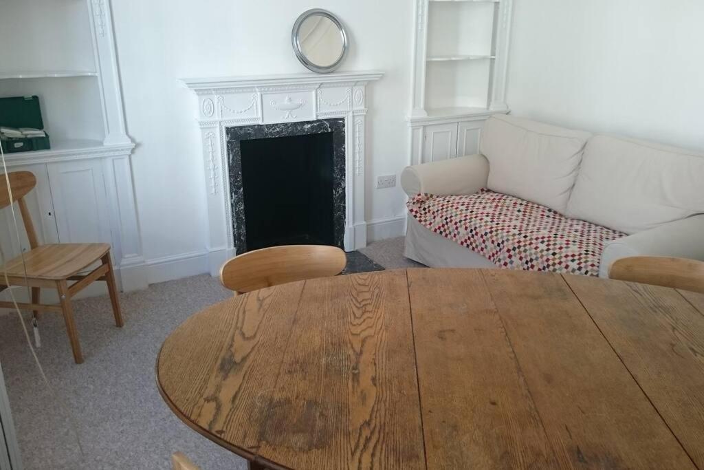 Central London Flat. Georgian Terrace. Bright. מראה חיצוני תמונה